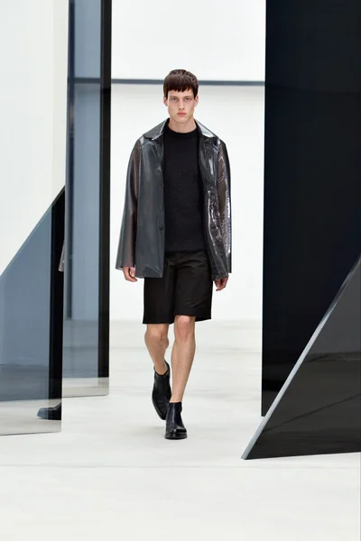 Look 4